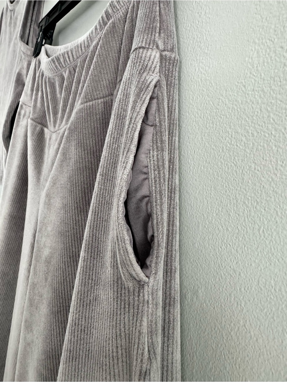 sofia by sofia vergara Gray Velour Wide-Leg lounge set - Picture 3 of 11